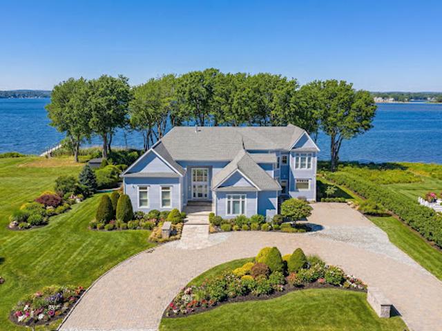 House for sale in Warwick, Rhode Island