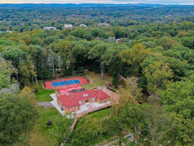 House for sale in Saddle River, New Jersey