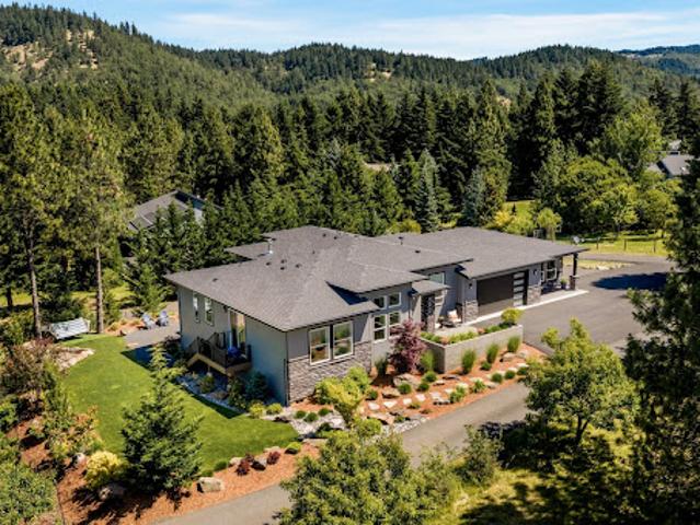 House for sale in White Salmon, Washington