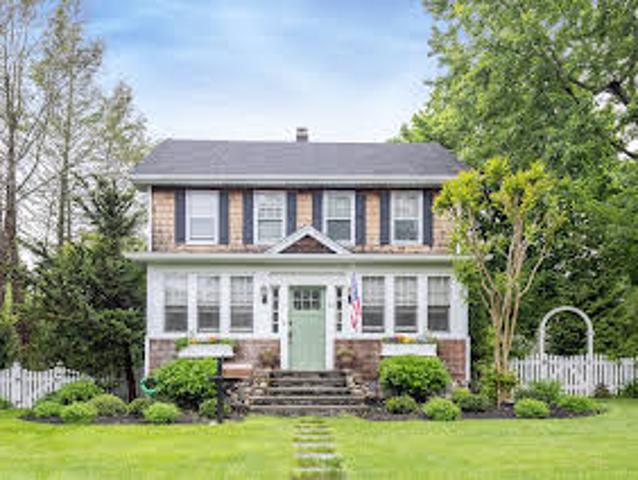 House for sale in Locust Valley House for sale in Locust Valley