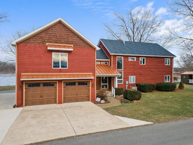 House for sale in Wolcottville, Indiana