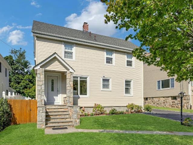 House for sale in Old Greenwich, Greenwich