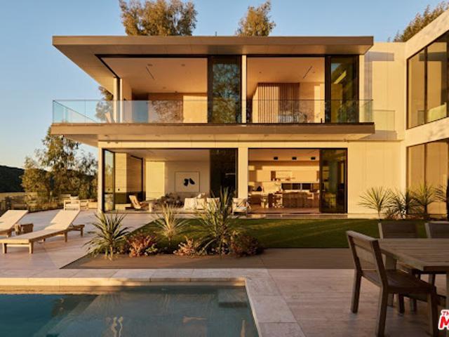 House for sale in Canoga Park, California
