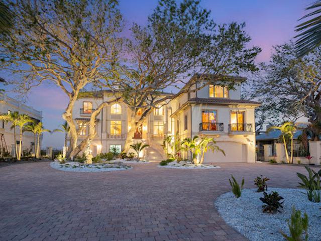 House for sale in Osprey