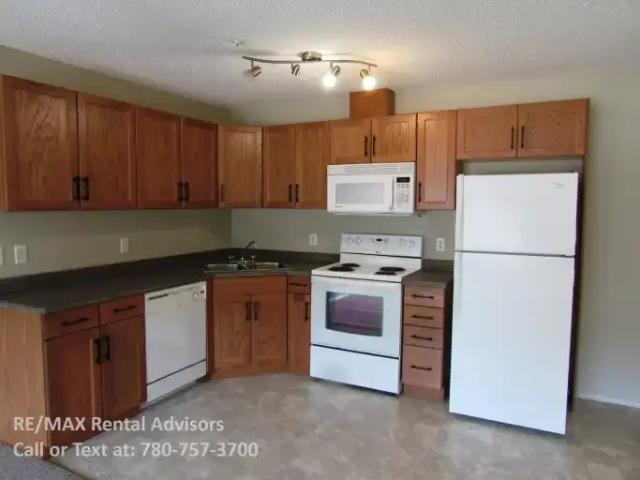 House for rent in Wedgewood, Alberta