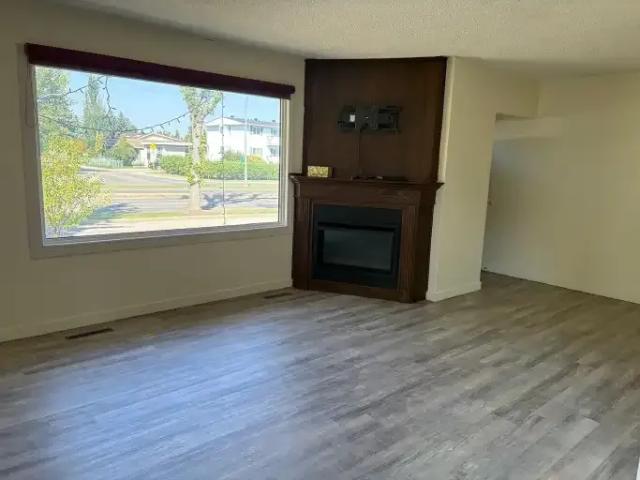 House for rent in Wedgewood, Alberta