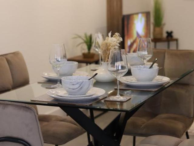 House for rent in The Image, Pouchen End