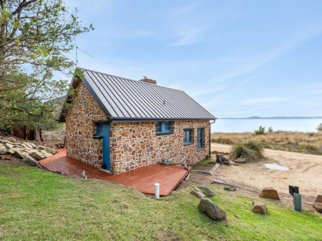 House for sale in Swansea, Glamorgan-Spring Bay