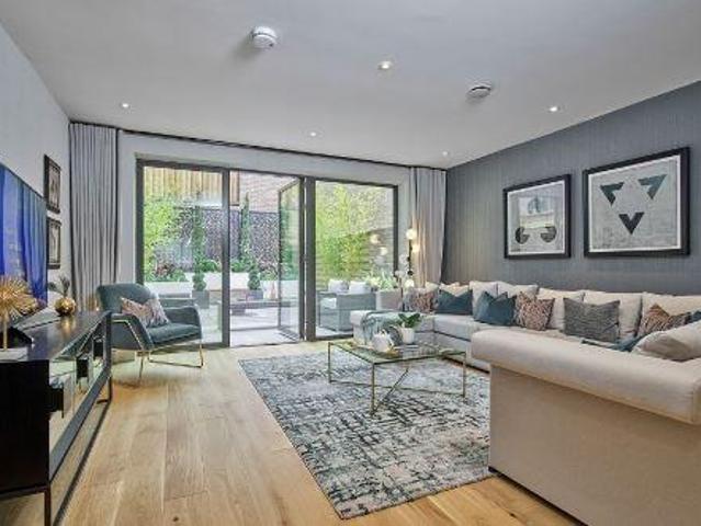 House for sale in Kidbrooke, Greater London