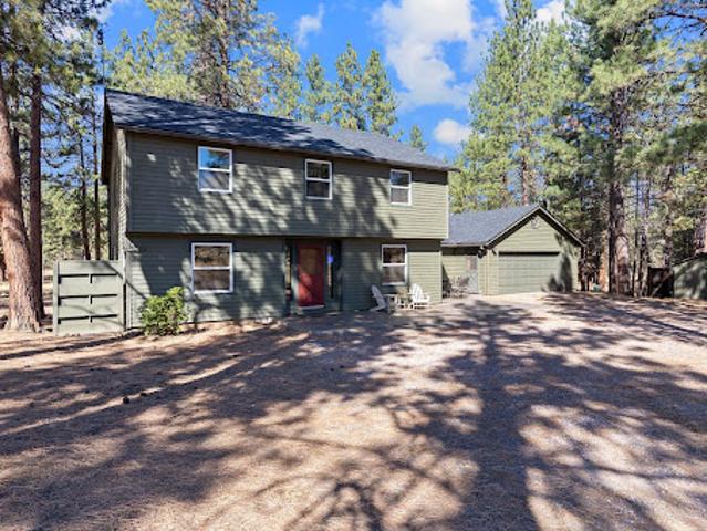 House for sale in Sisters, Deschutes County