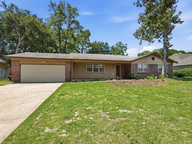 House for sale in Shalimar, Florida