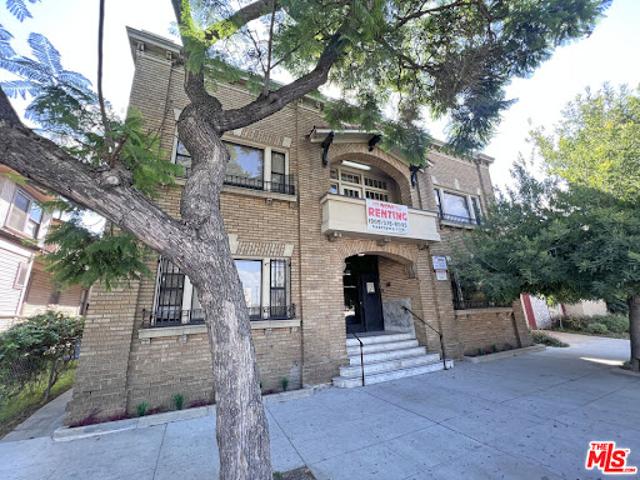 House for sale in Long Beach, California