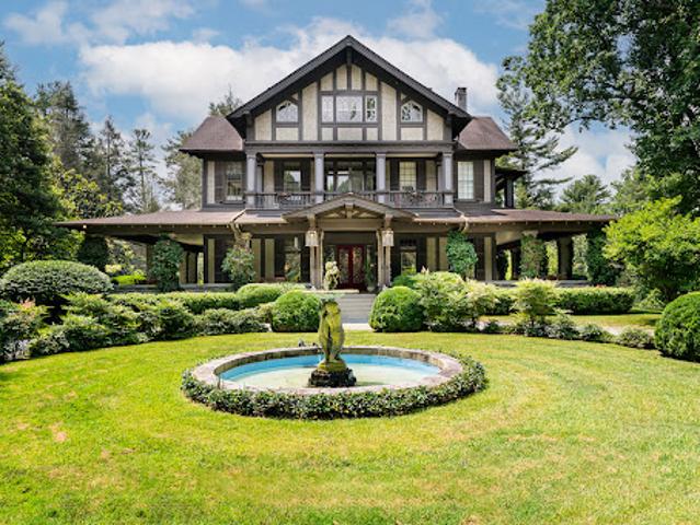 House for sale in Hendersonville, North Carolina