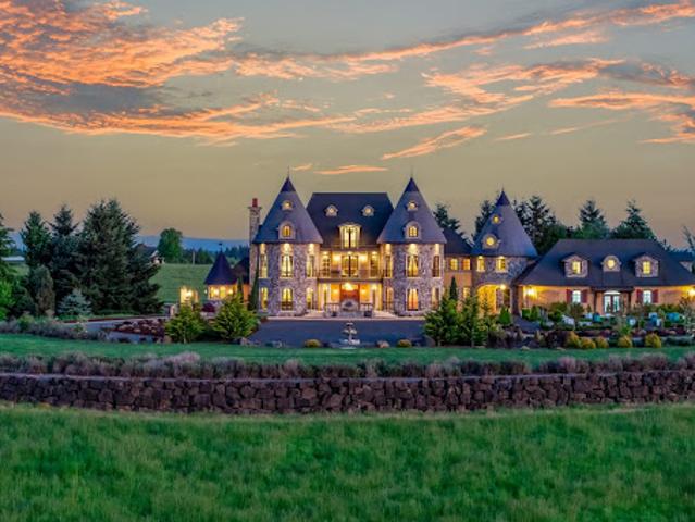 House for sale in West Linn