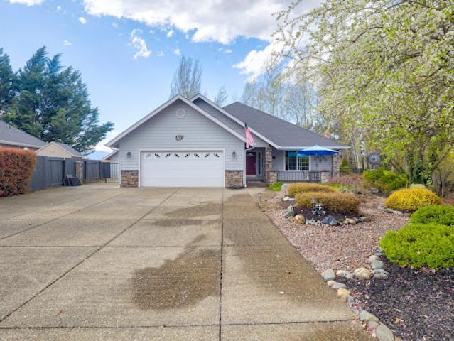 House for sale in Grants Pass