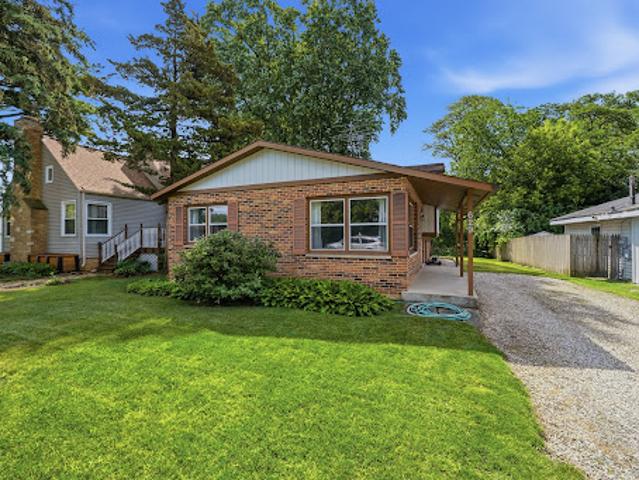 House for sale in Round Lake, Illinois