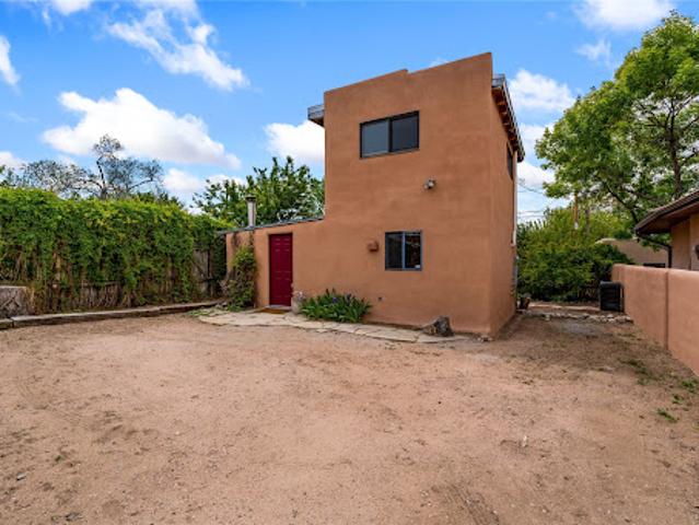 House for sale in Santa Fe, New Mexico