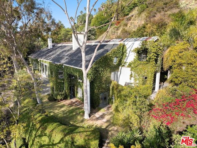 House for sale in Canoga Park, California