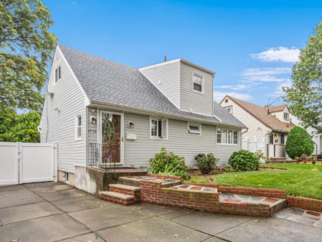 House for sale in Queens, Arverne