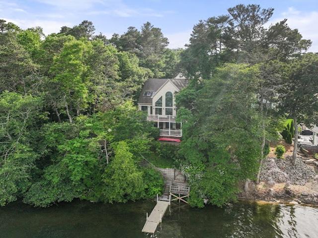 House for sale in Manomet, Massachusetts