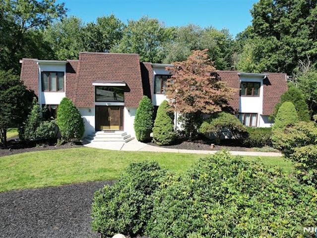 House for sale in Franklin Lakes, New Jersey