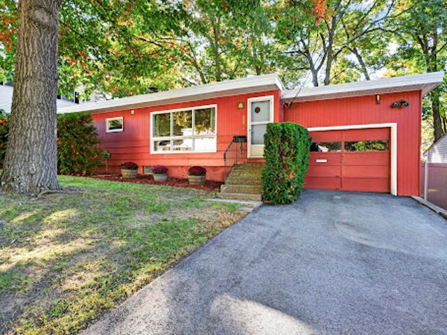 House for sale in Manchester, Hillsborough County