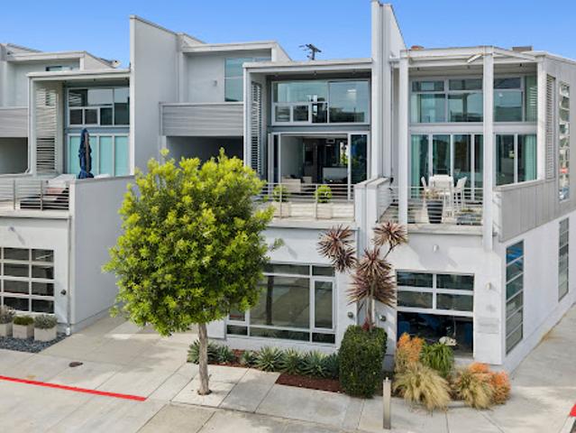 House for sale in Corona Del Mar, California