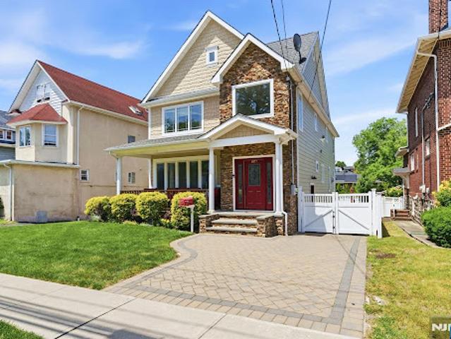 House for sale in Fort Lee, New Jersey