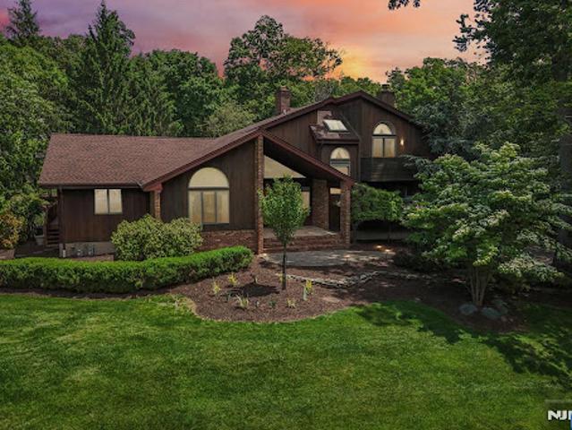 House for sale in Franklin Lakes, New Jersey