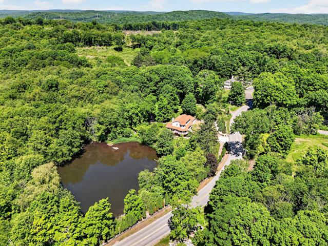 House for sale in Baldwin Place, New York