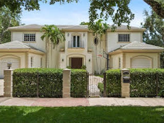 House for sale in Coral Gables