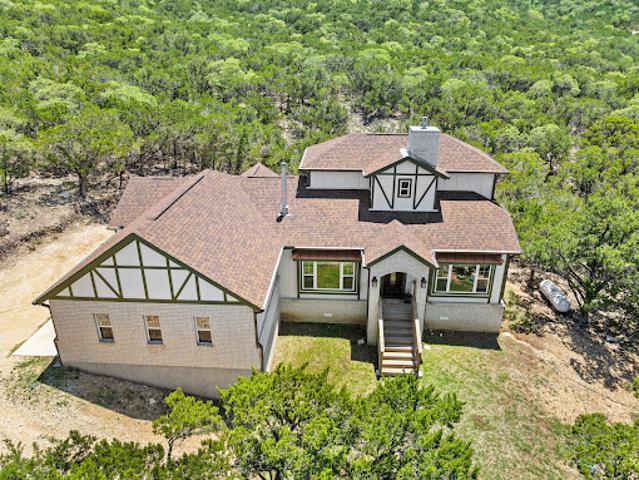 House for sale in Pipe Creek, Texas