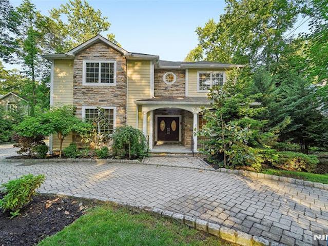 House for sale in Allendale, New Jersey