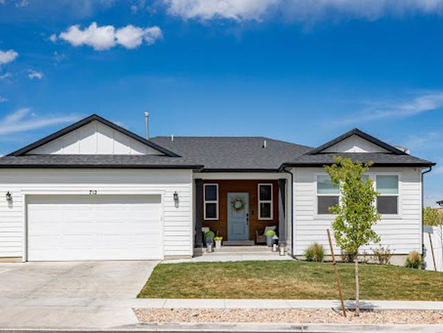 House for sale in Saratoga Springs, Utah