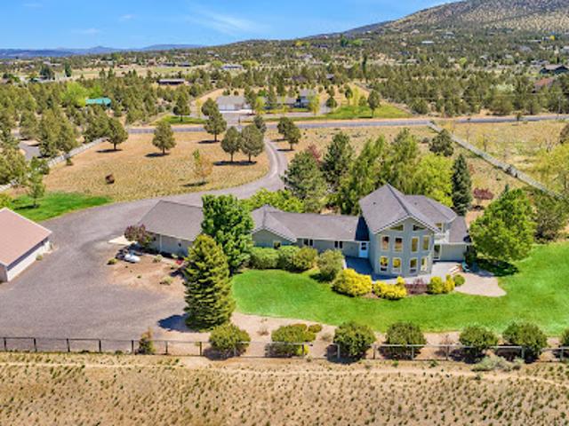 House for sale in Powell Butte, Crook County