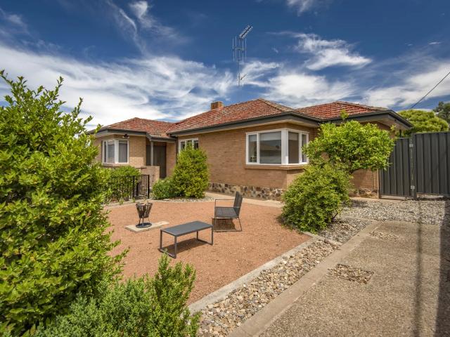 House for rent in Queanbeyan West, Queanbeyan