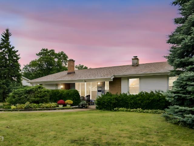 House for sale in Elk Grove Village, Illinois