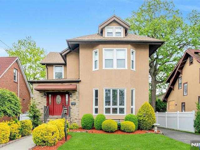 House for sale in Fort Lee, New Jersey