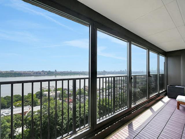 House for sale in Fort Lee, New Jersey