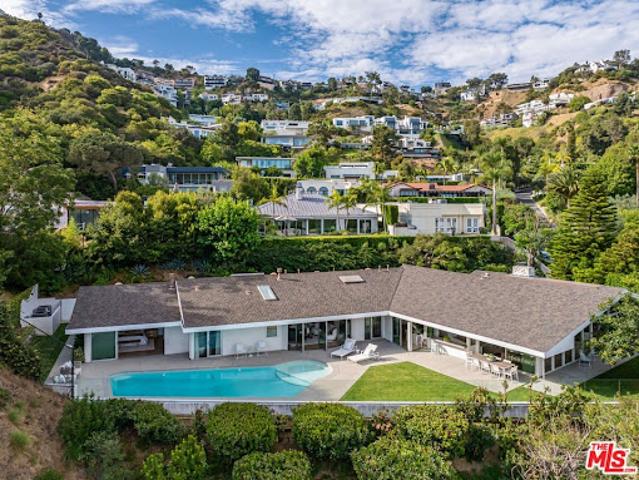 House for sale in Canoga Park, California