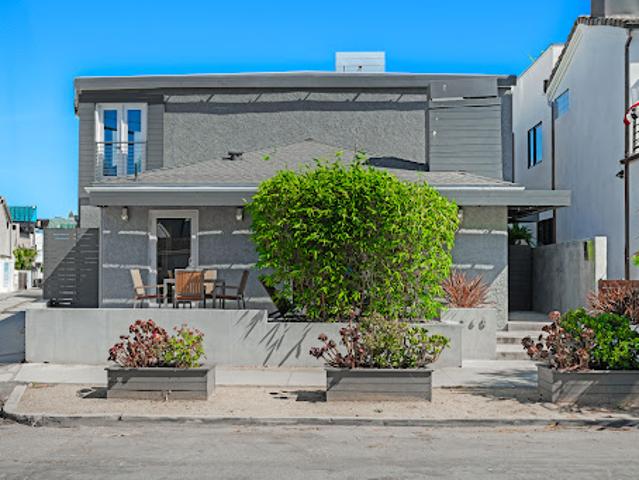 House for sale in Long Beach