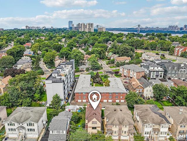 House for sale in Fort Lee, New Jersey