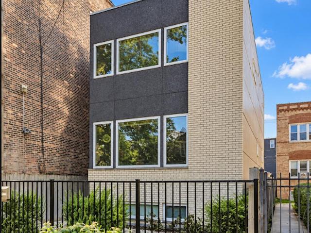 House for sale in Chicago, Cook County