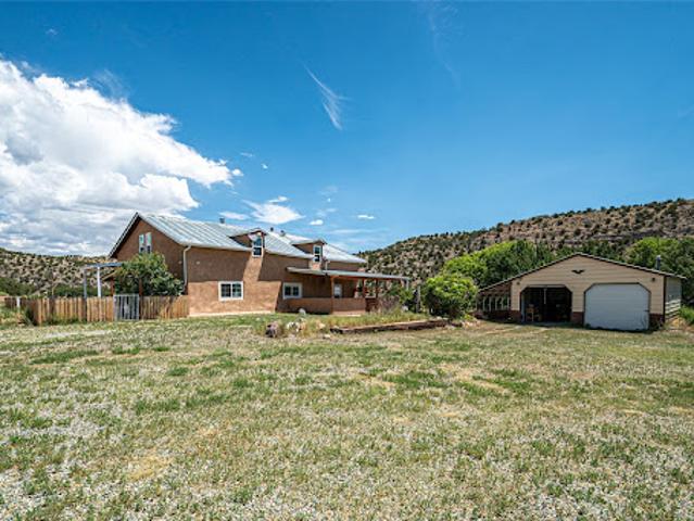 House for sale in La Madera, New Mexico