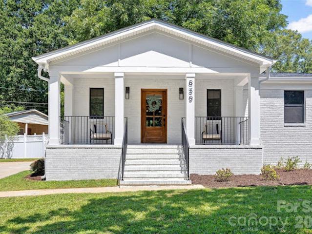 House for sale in Mecklenburg, North Carolina