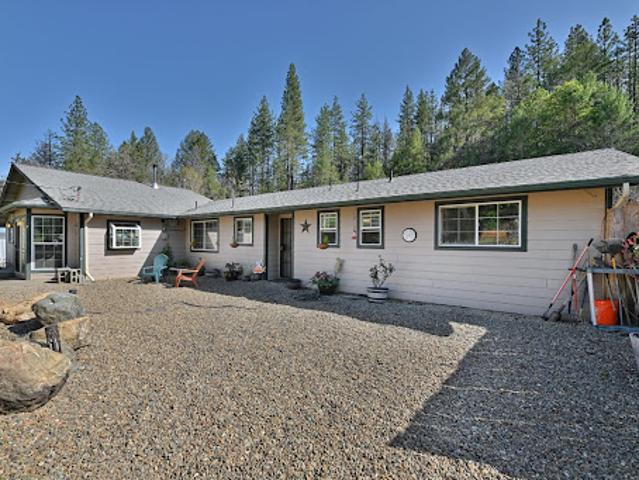 House for sale in Rogue River