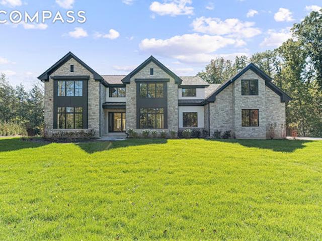 House for sale in Lake Forest, Lake County