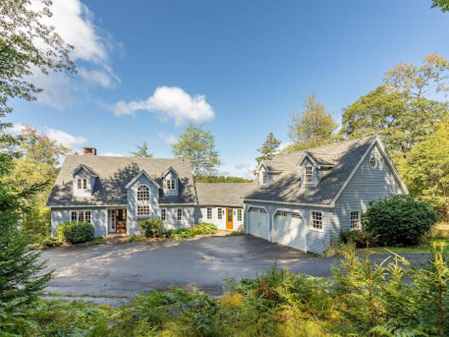 House for sale in Edgecomb, Maine