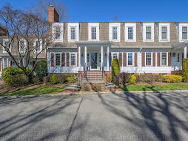 House for sale in Manhasset House for sale in Manhasset