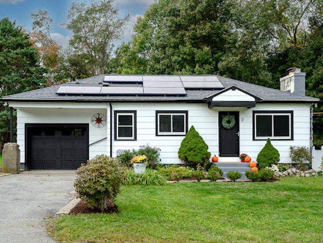 House for sale in Waterford, Southeastern Connecticut Planning Region